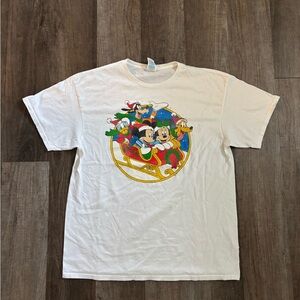 Vintage Disney Christmas Santa’s Sleigh Tee Shit Mickey